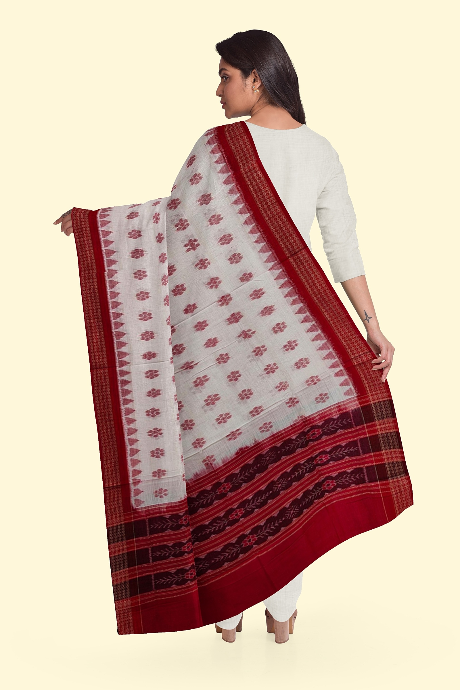 White Red Sambalpuri Handwoven Single Ikat Cotton Dupatta Image 2