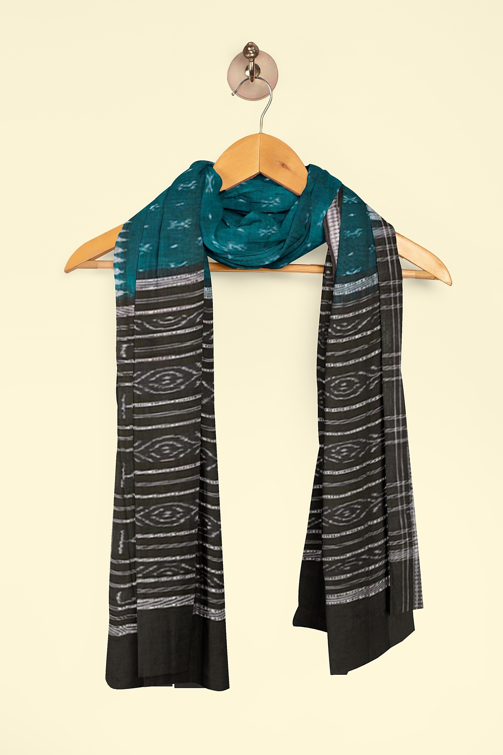 Green Black Sambalpuri Handwoven Single Ikat Cotton Dupatta Image 4