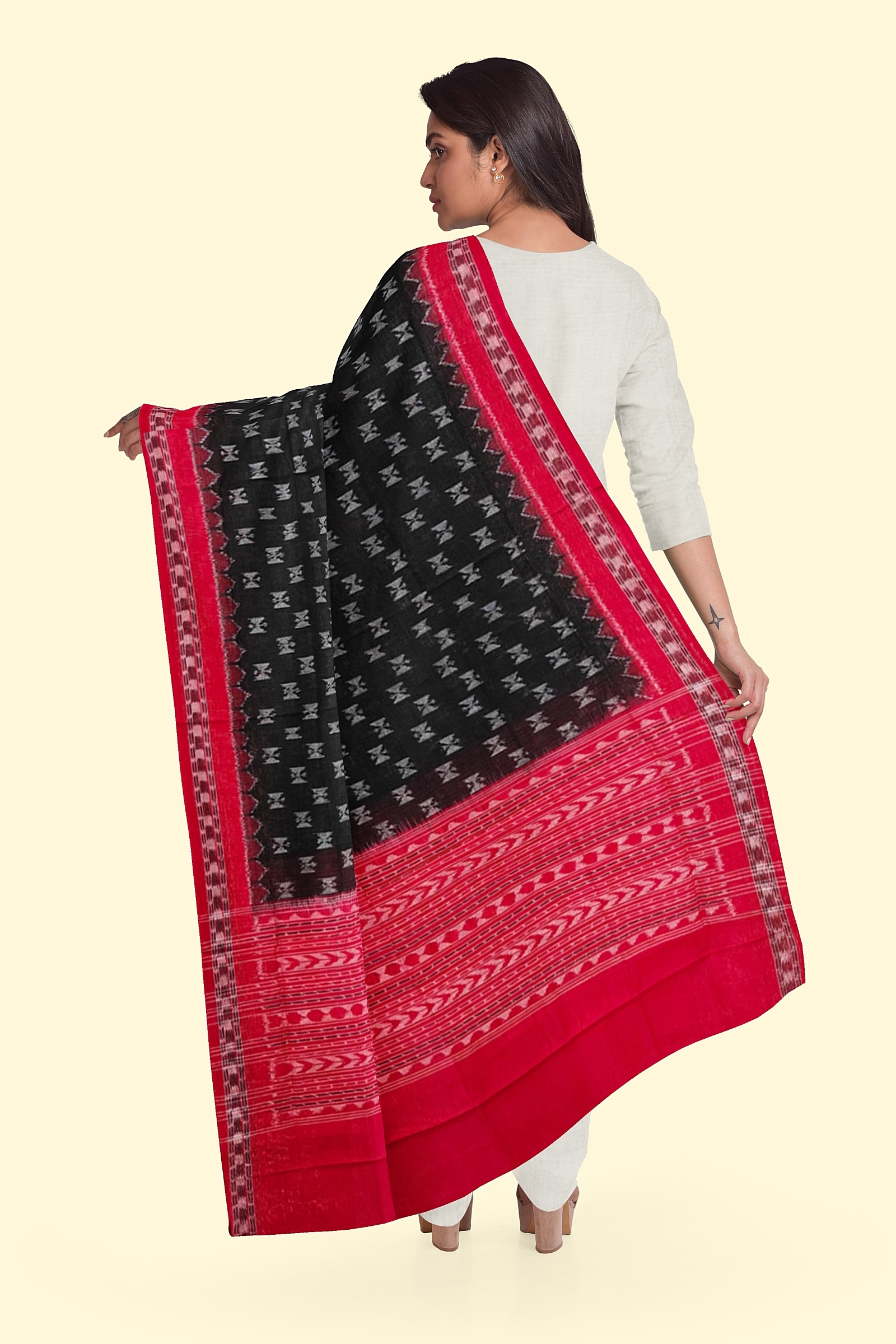 Black Maroon Sambalpuri Handwoven Single Ikat Cotton Dupatta Image 2