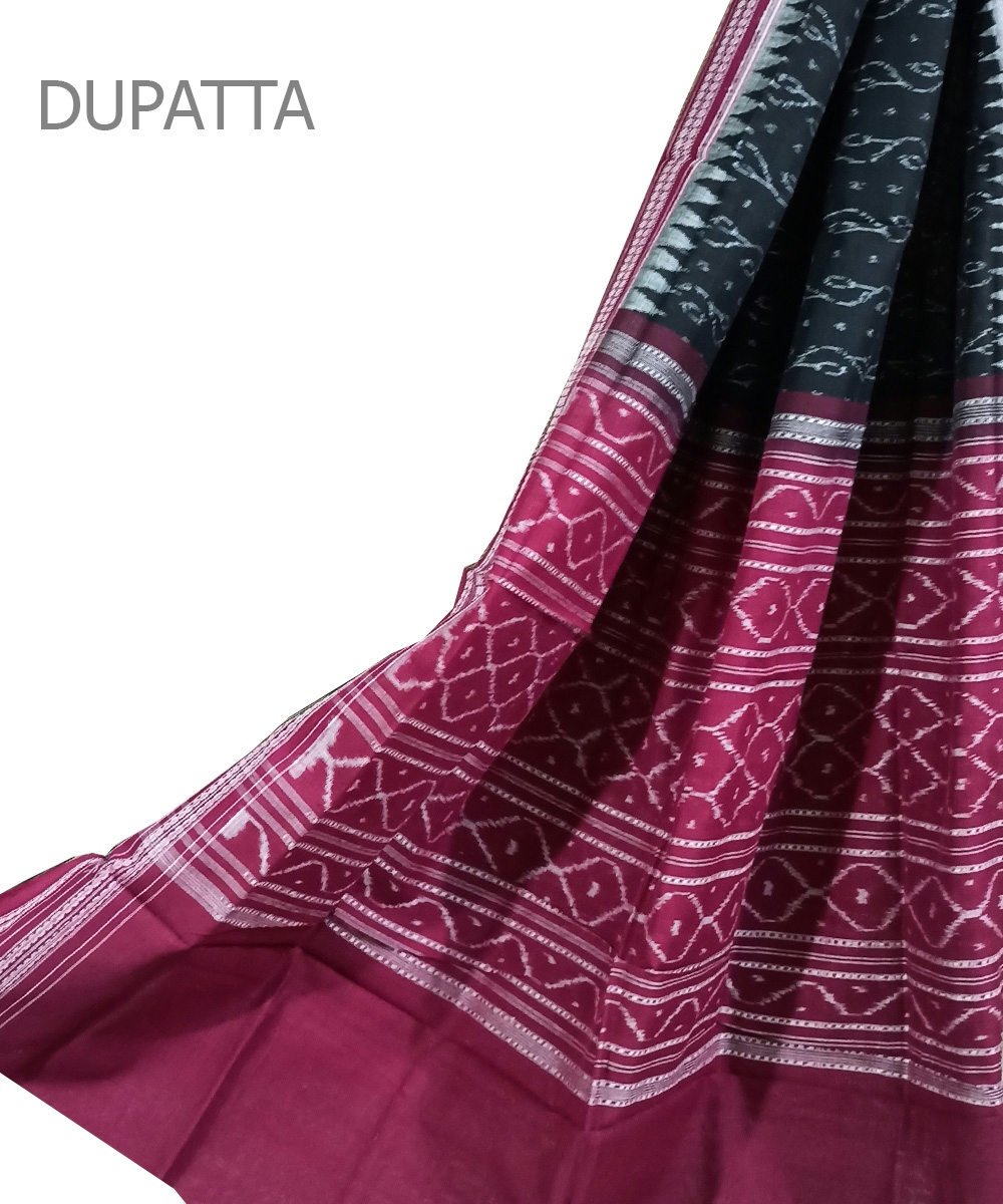 Black Red Sambalpuri Handwoven Single Ikat Cotton Dupatta SFCDUP1102