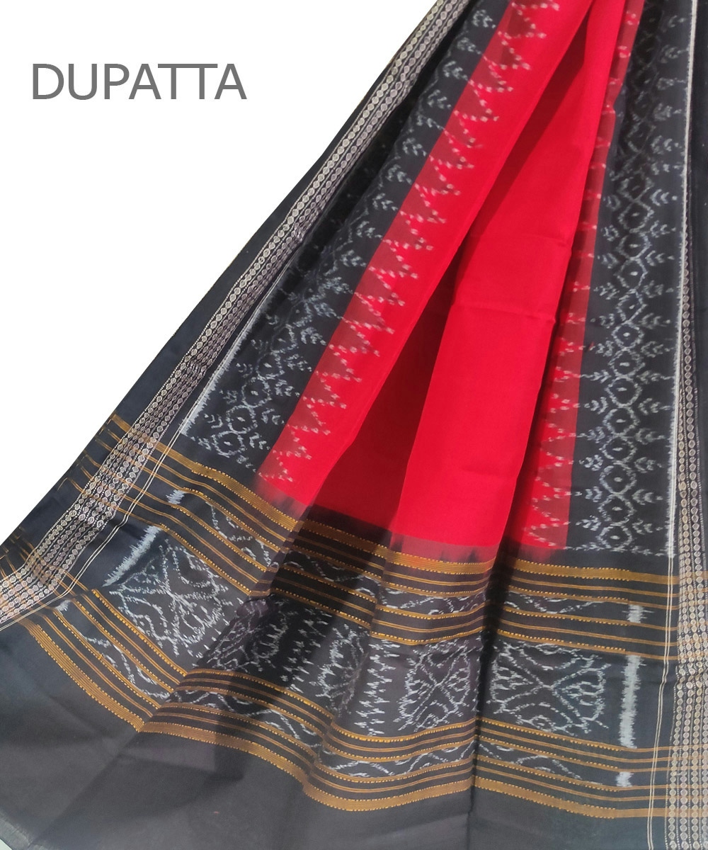 Red Black Sambalpuri Handwoven Single Ikat Cotton Dupatta SFCDUP0788