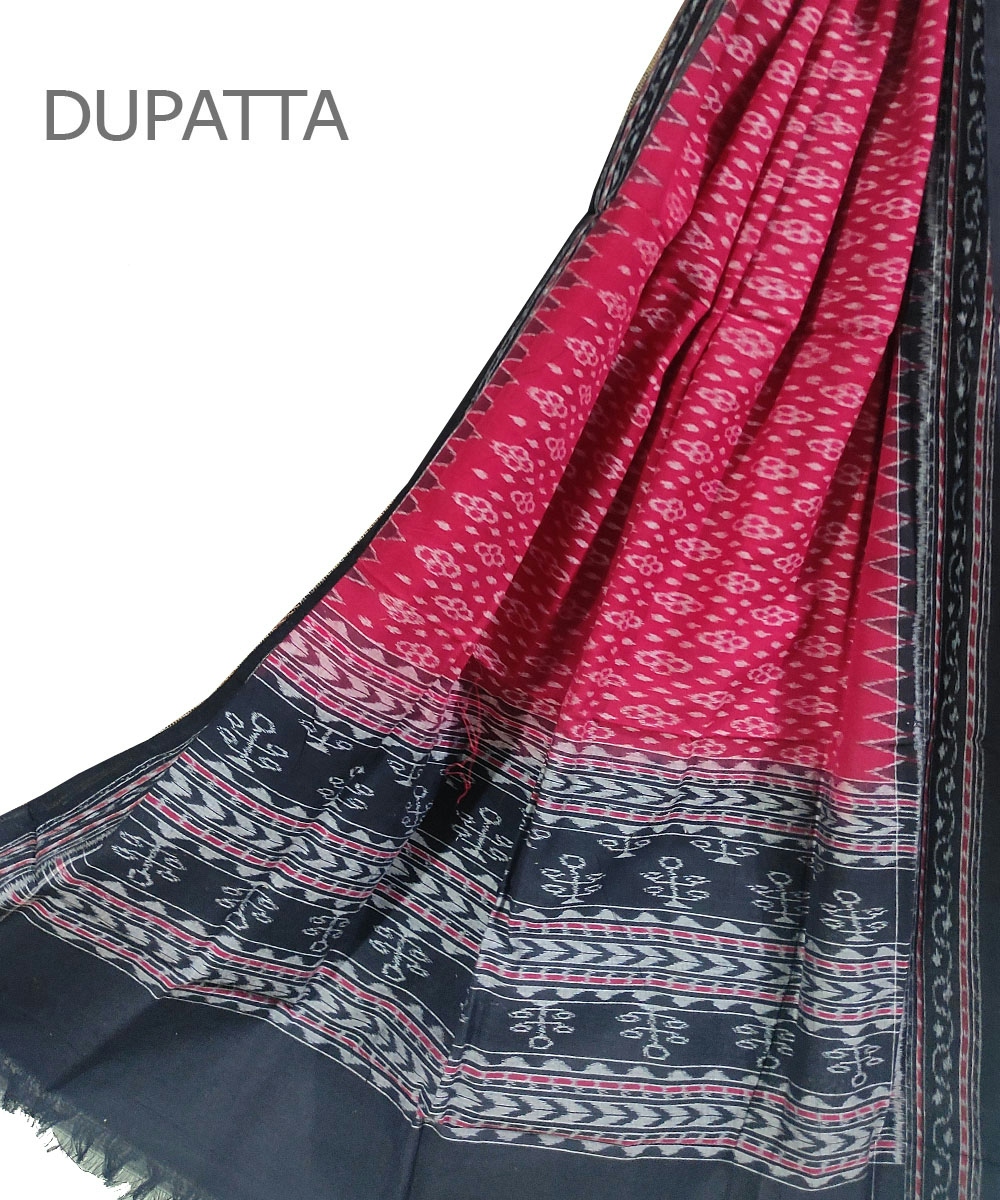 Red Black Sambalpuri Handwoven Single Ikat Cotton Dupatta SFCDUP0801